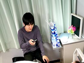 無反応セックス こう見えて、わたし。いま、不審者に脅迫されてチ●ポ挿入中なんです。助けを求めるのはダメらしく、目の前の友達にバレないようにヤリ過ごし中です。おそらく、この後。マ●コの中に出されるのでしょう。　サンプル画像18